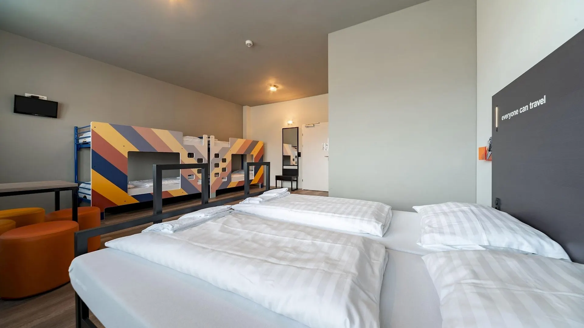 Hostel a&o Graz Hauptbahnhof 0*,