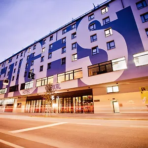 Zeitgeist Hauptbahnhof Wiedeń
