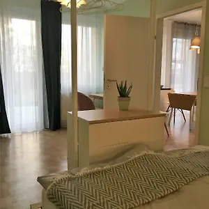 Terrace By Bestchoice - Free Parking - Self Check-in Apartment