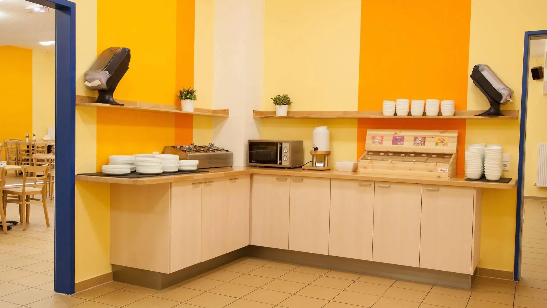 Hostel A&O Graz Hauptbahnhof 0*,